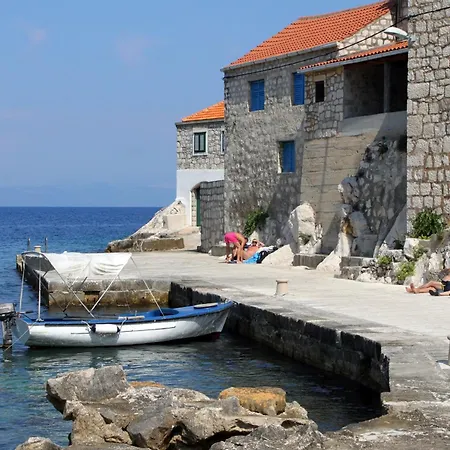 Апартаменты With Parking Space - 25164 Lastovo