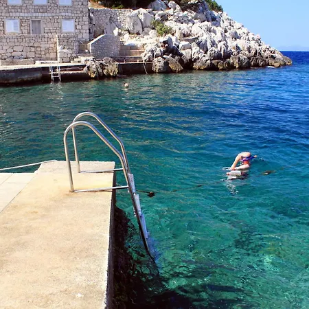 With Parking Space - 25164 Lastovo