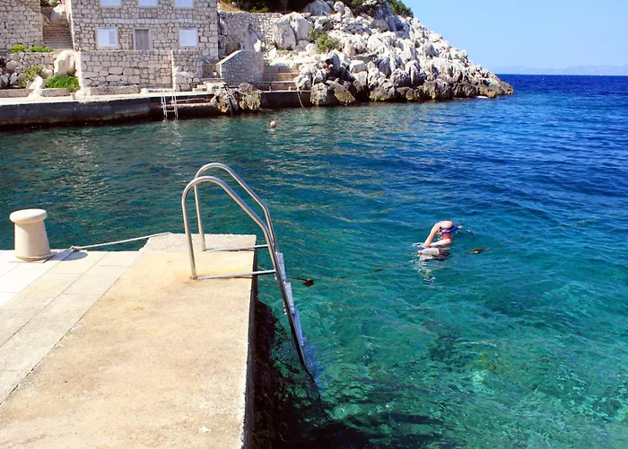 With Parking Space - 25164 Lastovo