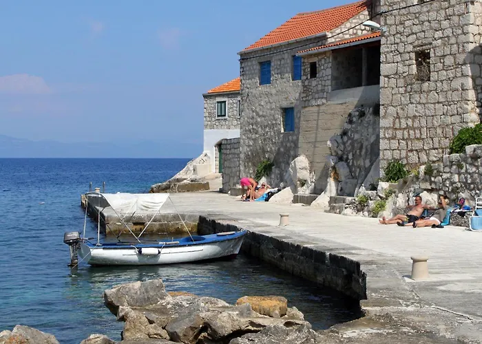 아파트 With Parking Space - 25164 Lastovo